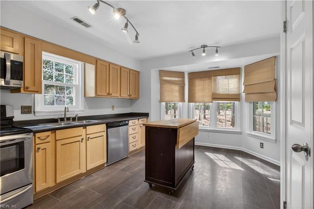 404 Dahoon CT, Chesapeake, VA 23320