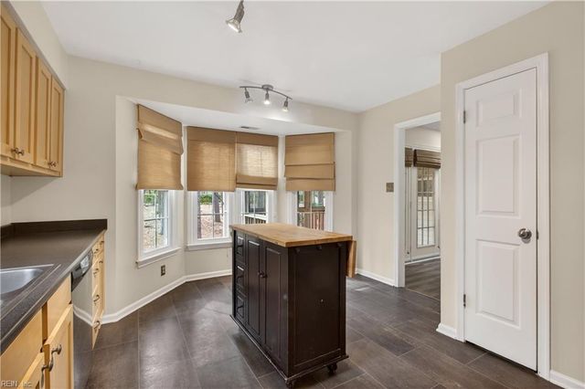 404 Dahoon CT, Chesapeake, VA 23320