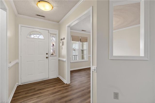 404 Dahoon CT, Chesapeake, VA 23320