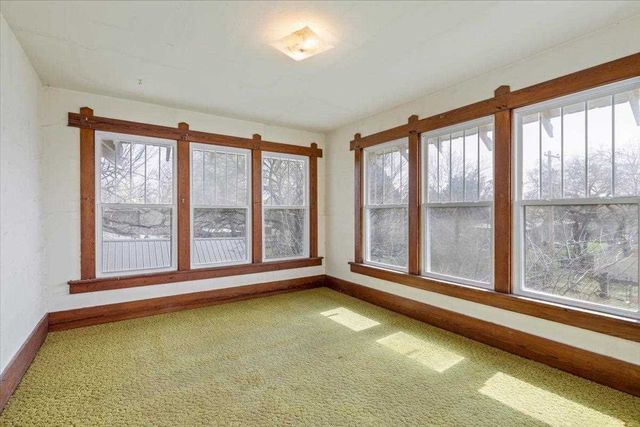 321 N 3rd St, Walters, OK 73572