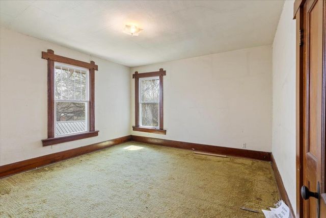 321 N 3rd St, Walters, OK 73572