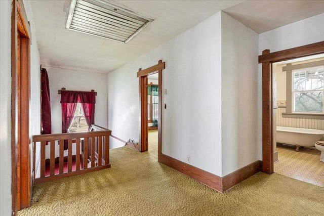 321 N 3rd St, Walters, OK 73572