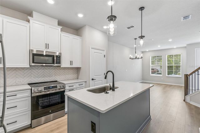 4353 ROUSH AVENUE, Orlando, FL 32803