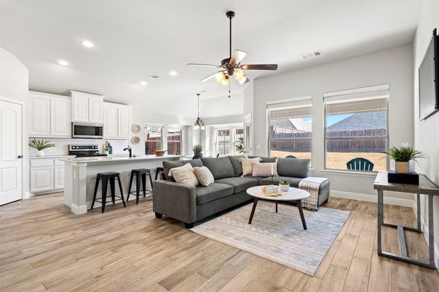 620 Bayonet Drive, Fort Worth, TX 76108