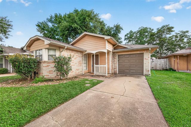 9231 Rippling Fields Drive, Houston, TX 77064