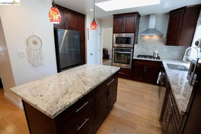 2198 La Orinda Pl, Concord, CA 94518