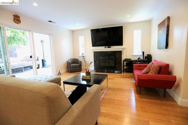 2198 La Orinda Pl, Concord, CA 94518