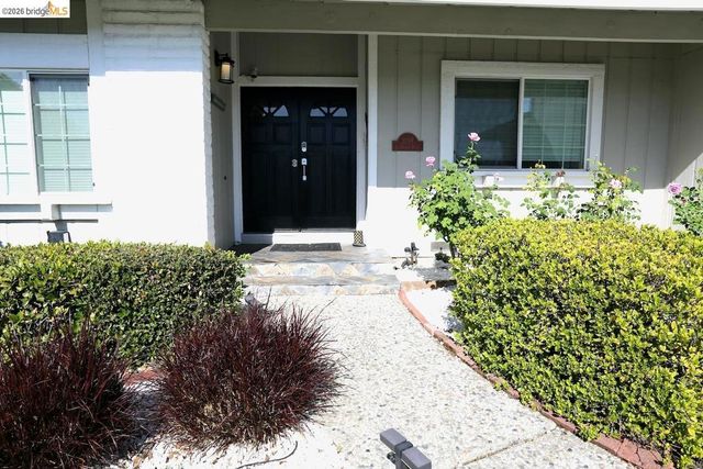 2198 La Orinda Pl, Concord, CA 94518