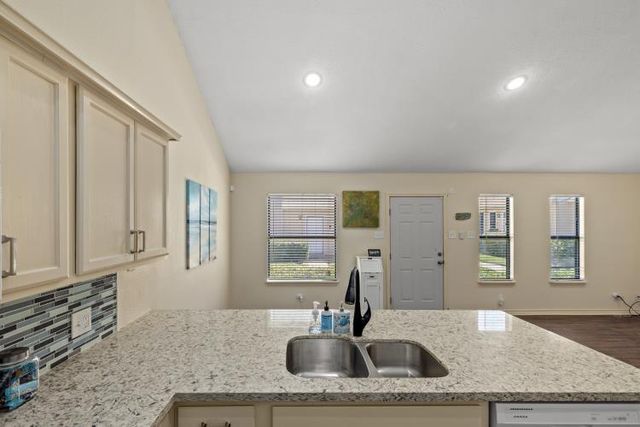 3700 83rd Street 26, Galveston, TX 77554