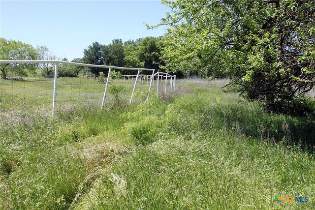 1023 Sierra Drive, Lockhart, TX 78644