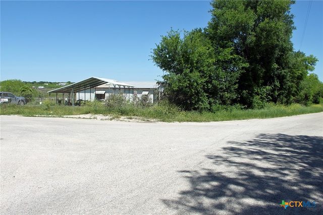1023 Sierra Drive, Lockhart, TX 78644