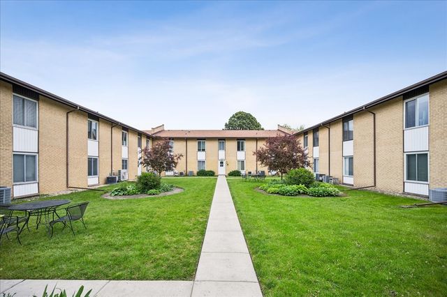 1424 Lehigh Avenue B1, Glenview, IL 60026