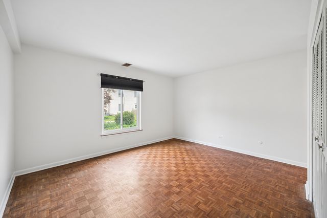1424 Lehigh Avenue B1, Glenview, IL 60026