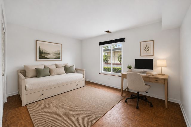 1424 Lehigh Avenue B1, Glenview, IL 60026