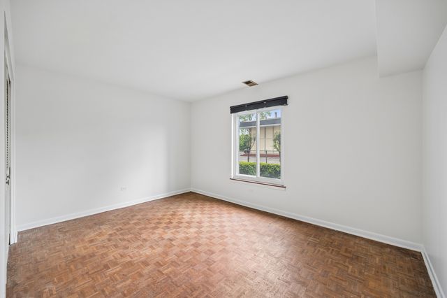1424 Lehigh Avenue B1, Glenview, IL 60026