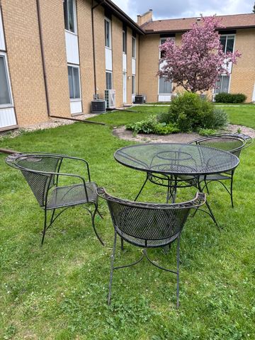 1424 Lehigh Avenue B1, Glenview, IL 60026