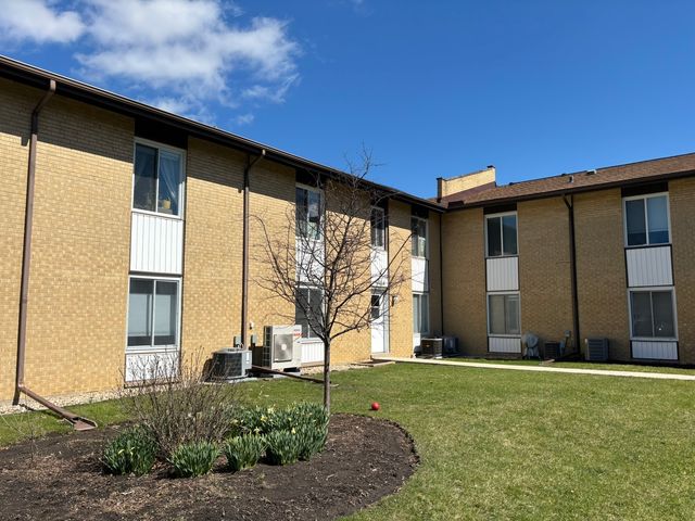1424 Lehigh Avenue B1, Glenview, IL 60026