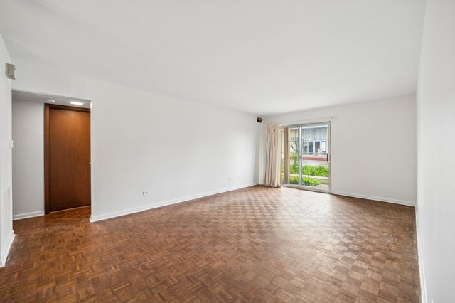 1424 Lehigh Avenue B1, Glenview, IL 60026