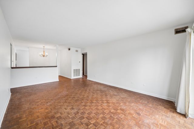 1424 Lehigh Avenue B1, Glenview, IL 60026