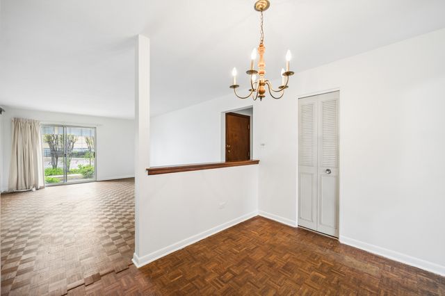 1424 Lehigh Avenue B1, Glenview, IL 60026