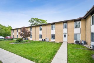 1424 Lehigh Avenue B1, Glenview, IL 60026