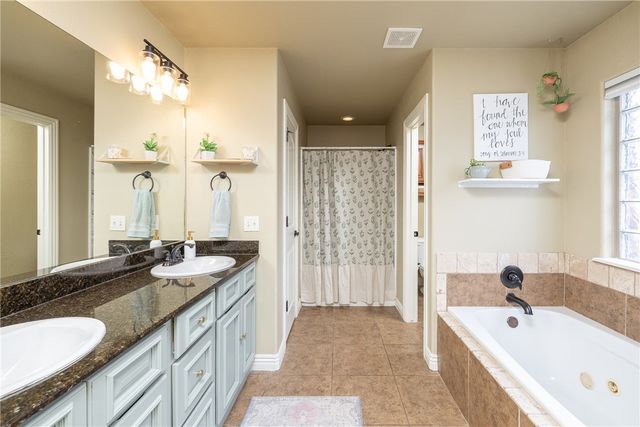 2001 Quinlan Avenue, Lowell, AR 72745