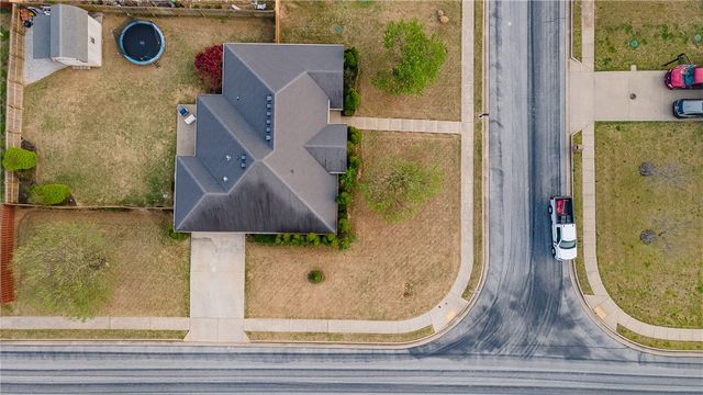 2001 Quinlan Avenue, Lowell, AR 72745