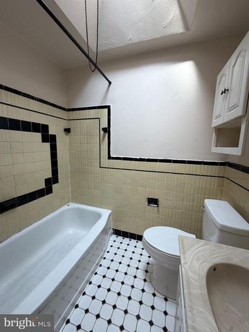 7 W 21ST ST, Chester, PA 19013