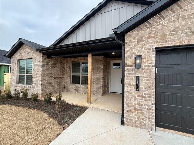 1900 Farmer Street, Pea Ridge, AR 72751