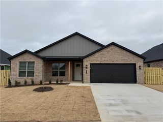 1900 Farmer Street, Pea Ridge, AR 72751