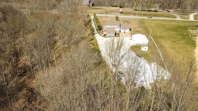 1626 New Highway 52 E, Westmoreland, TN 37186