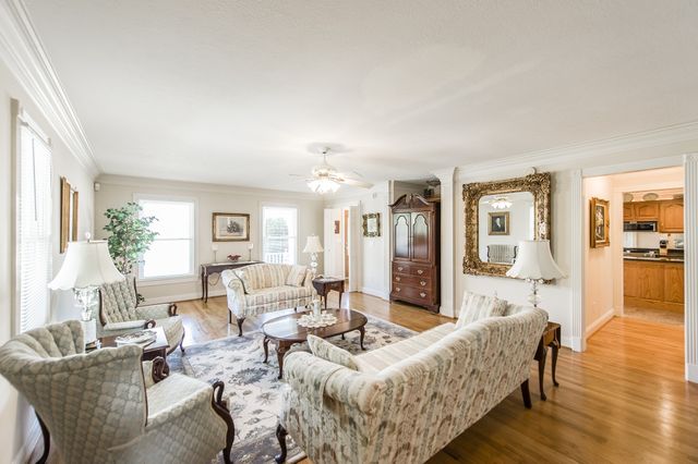 1626 New Highway 52 E, Westmoreland, TN 37186