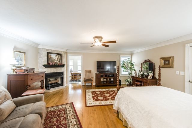 1626 New Highway 52 E, Westmoreland, TN 37186