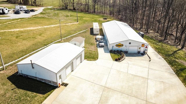 1626 New Highway 52 E, Westmoreland, TN 37186