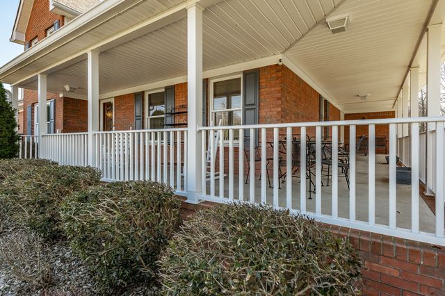 1626 New Highway 52 E, Westmoreland, TN 37186