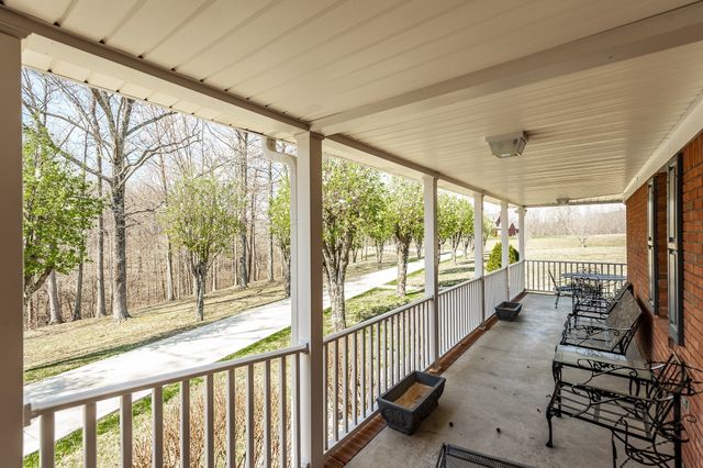1626 New Highway 52 E, Westmoreland, TN 37186