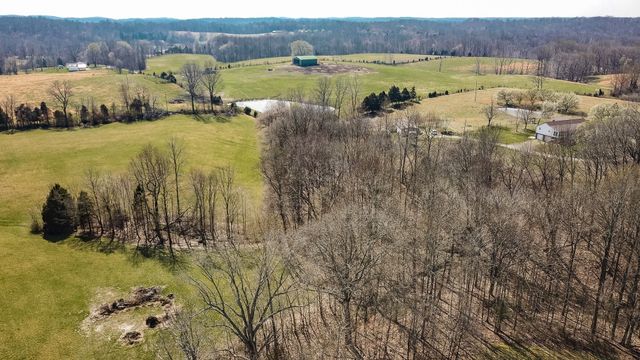 1626 New Highway 52 E, Westmoreland, TN 37186