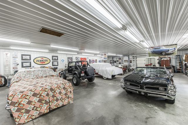 1626 New Highway 52 E, Westmoreland, TN 37186