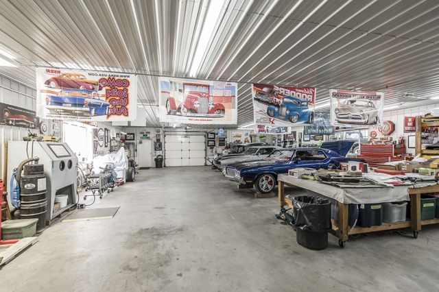 1626 New Highway 52 E, Westmoreland, TN 37186