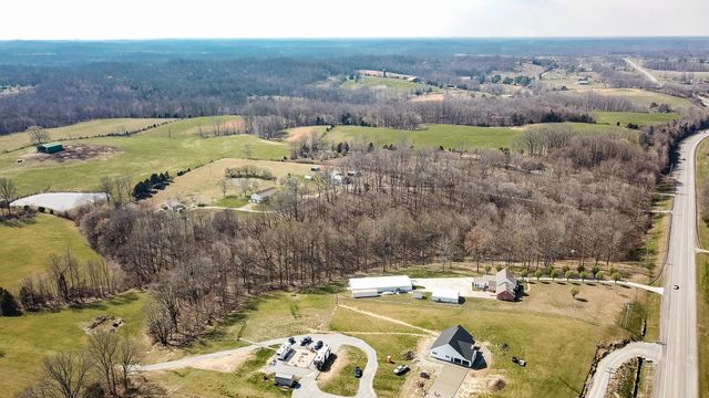1626 New Highway 52 E, Westmoreland, TN 37186