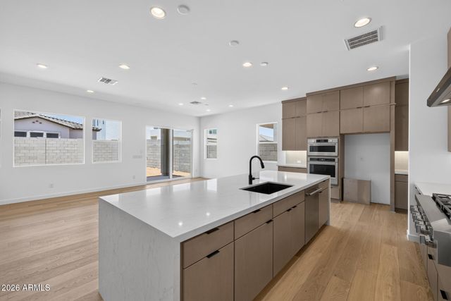 10438 E ULYSSES Avenue, Mesa, AZ 85212