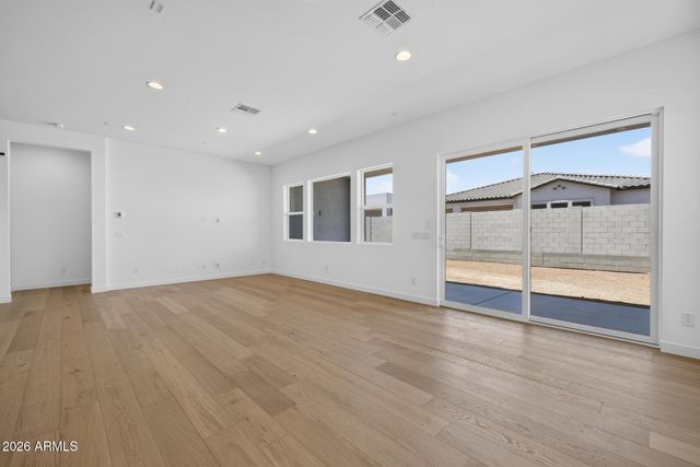 10438 E ULYSSES Avenue, Mesa, AZ 85212