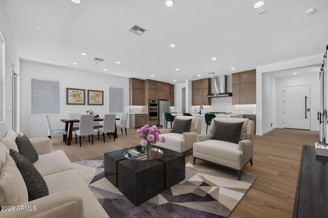 10438 E ULYSSES Avenue, Mesa, AZ 85212