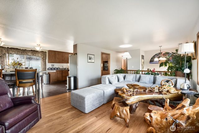 4329 S 239th PL, Kent, WA 98032