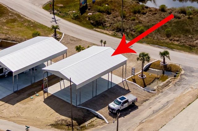1067 Fisherman Drive N, Crystal Beach, TX 77650