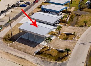 1067 Fisherman Drive N, Crystal Beach, TX 77650