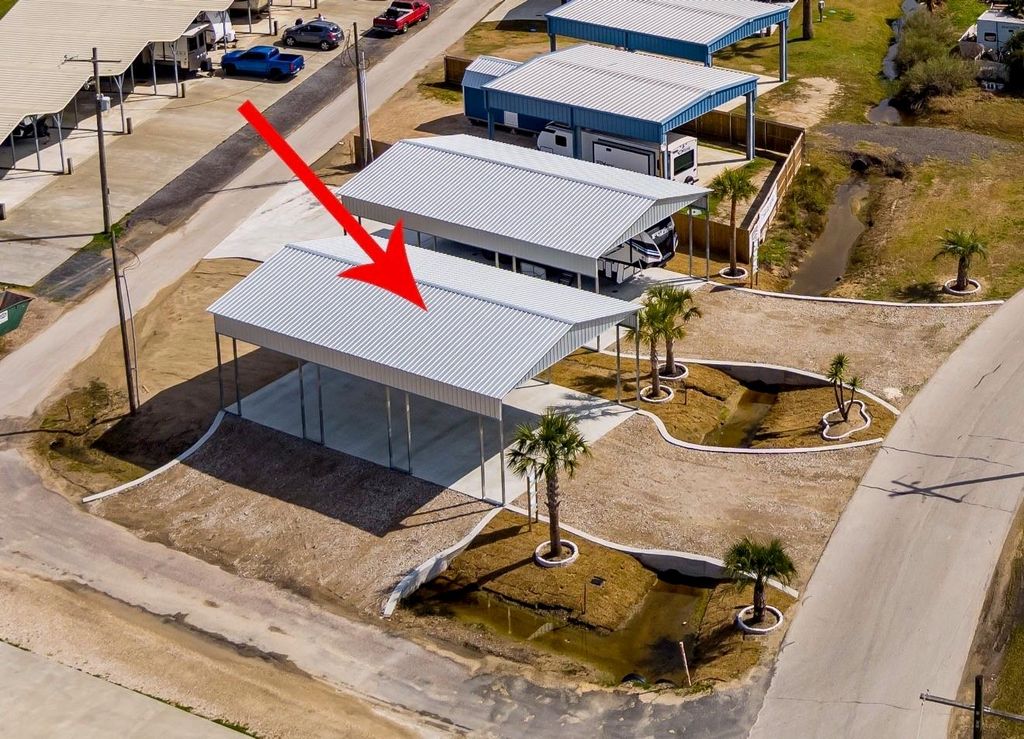 1067 Fisherman Drive N, Crystal Beach, TX 77650