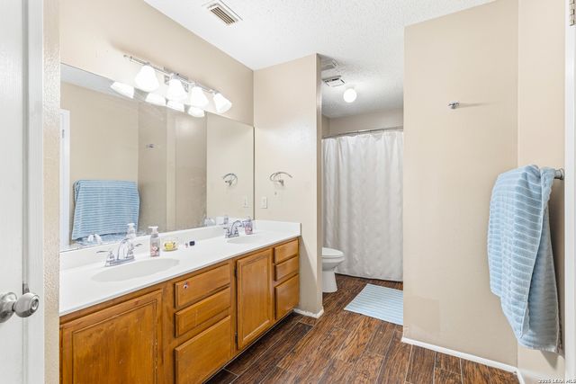 7503 GARDEN GRV, San Antonio, TX 78250