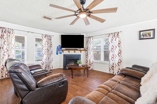 7503 GARDEN GRV, San Antonio, TX 78250