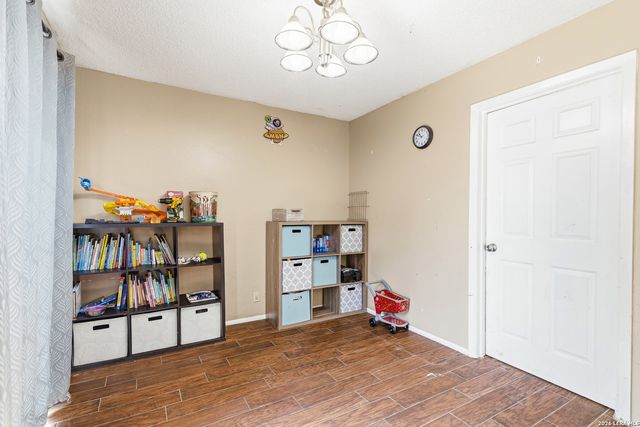 7503 GARDEN GRV, San Antonio, TX 78250